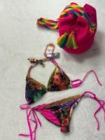Bikini Triángulo Estampado Tropical – Doble Ajuste y Detalles Artesanales - Imagen 2