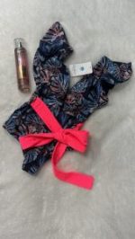 Traje de Baño Entero con Manga y Cinturón – Estilo Elegante & Silueta Definida