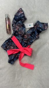 Traje de Baño Entero con Manga y Cinturón – Estilo Elegante & Silueta Definida