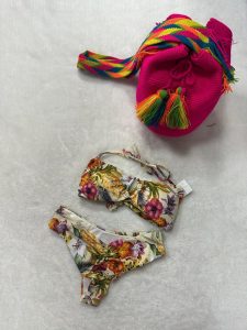 Bikini Strapless Floral – Diseño Elegante y Ajuste Perfecto